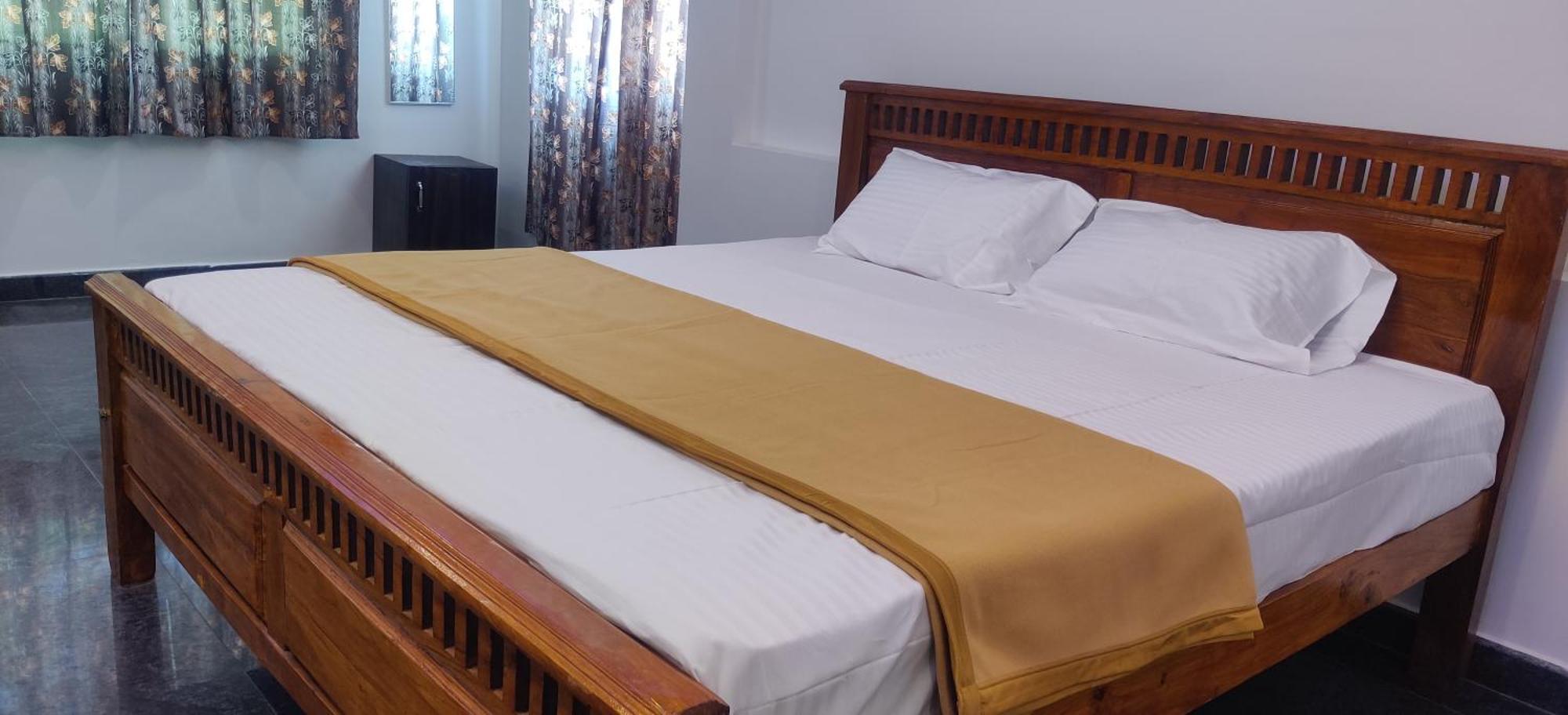 Aadhi Esha Residency Hotel Tiruvannāmalai Exterior photo
